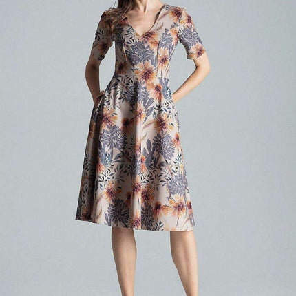 Elegant Sweetheart Midi Dress with Practical Side Pockets - Très Elite
