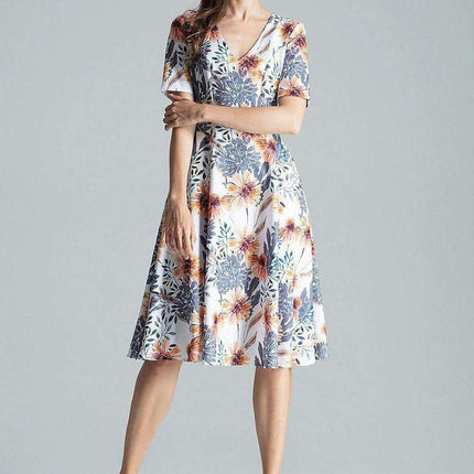 Elegant Sweetheart Midi Dress with Practical Side Pockets - Très Elite
