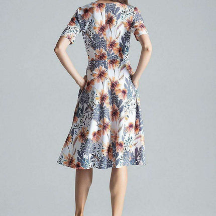Elegant Sweetheart Midi Dress with Practical Side Pockets - Très Elite