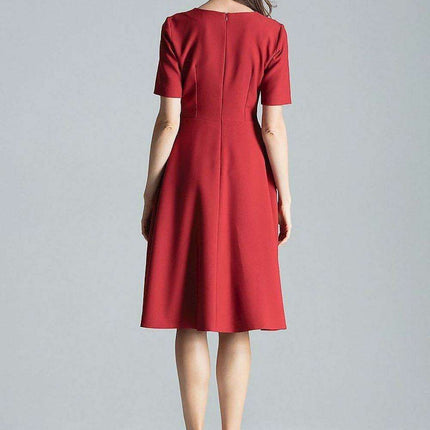 Elegant Sweetheart Midi Dress with Practical Side Pockets - Très Elite