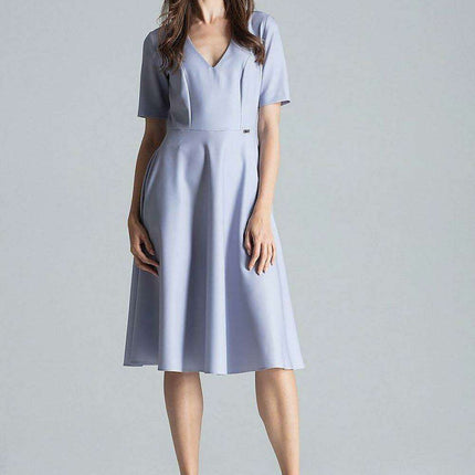 Elegant Sweetheart Midi Dress with Practical Side Pockets - Très Elite