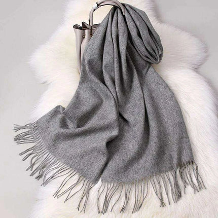 Elegant Tassel-Trimmed Lamb Wool Wrap - Luxe Winter Scarf for Fashionable Warmth - Très Elite