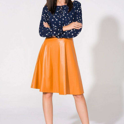 Elegant Teardrop Blouse with Bow Detail - Luxurious Fabric Top - Très Elite