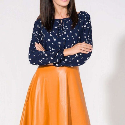 Elegant Teardrop Blouse with Bow Detail - Luxurious Fabric Top - Très Elite