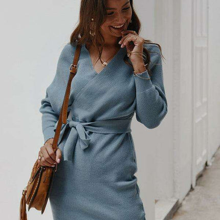 Elegant V-Neck Knit Sweater with Bat Sleeves for Curvy Silhouettes - Très Elite