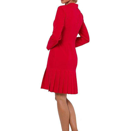 Elegant V-Neck Midi Dress with Decorative Buttons and Pleated Hem - Très Elite
