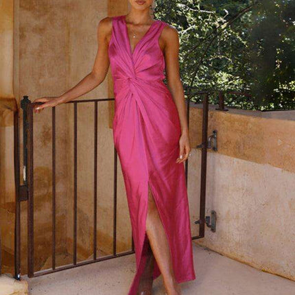 Elegant V-Neck Sleeveless Pleated Dress for Women - Timeless Charm - Très Elite