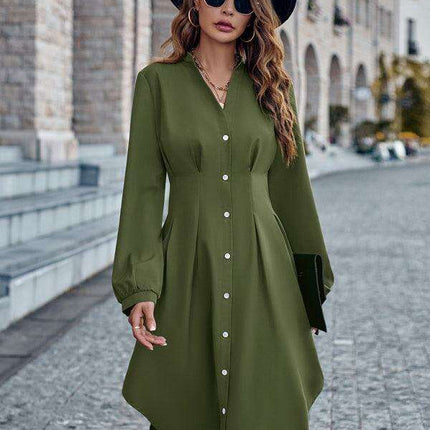 Elegant V-neck Cardigan Dress with Flattering Waist Detail - Très Elite