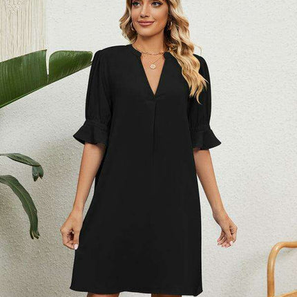 Elegant V-neck Dress with Gathered Sleeves - Très Elite