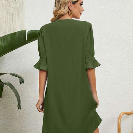 Elegant V-neck Dress with Gathered Sleeves - Très Elite