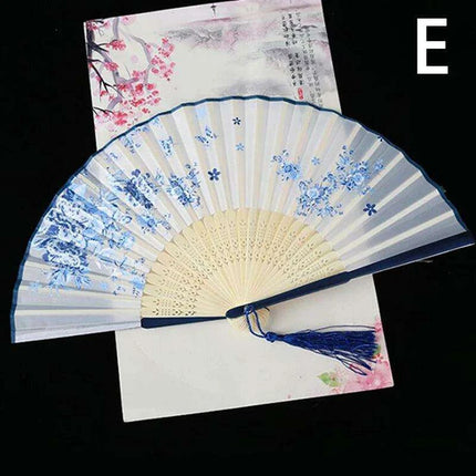 Elegant Vintage Chinese Silk Bamboo Folding Fan with Unique Designs - Très Elite