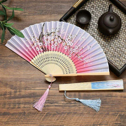 Elegant Vintage Chinese Silk Bamboo Folding Fan with Unique Designs - Très Elite