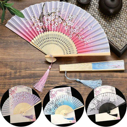 Elegant Vintage Chinese Silk Bamboo Folding Fan with Unique Designs - Très Elite