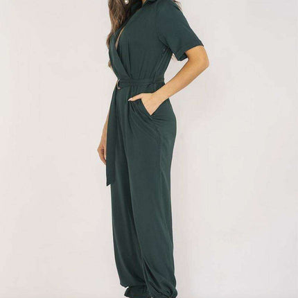 Elegant Waist-Enhancing Jumpsuit with Timeless Collar - Très Elite