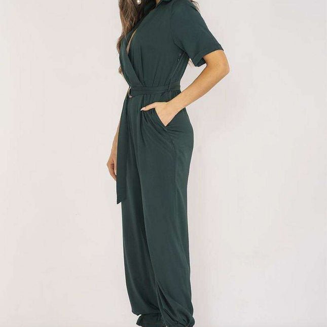 Elegant Waist-Enhancing Jumpsuit with Timeless Collar