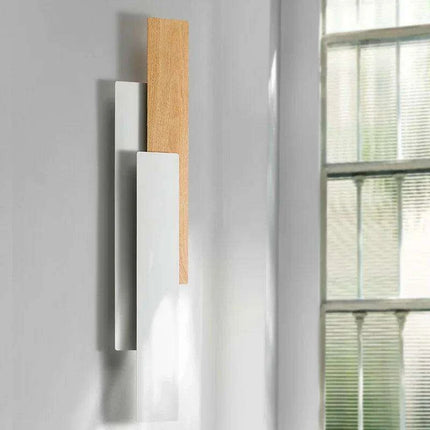 Elegant Walnut Wood Remote-Controlled Wall Sconce for Modern Home Illumination- Très Elite- Très Elite