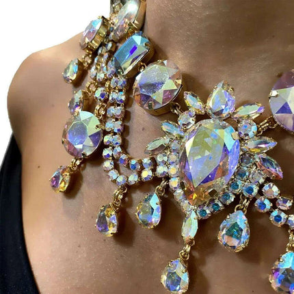 Elegant Water Droplet Choker Necklace for Trendsetting Women - Très Elite