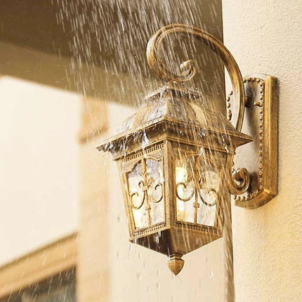 Elegant Waterproof Outdoor Wall Lantern for European-Style Gardens and Patios - Très Elite