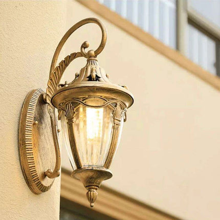 Elegant Waterproof Outdoor Wall Lantern for European-Style Gardens and Patios - Très Elite