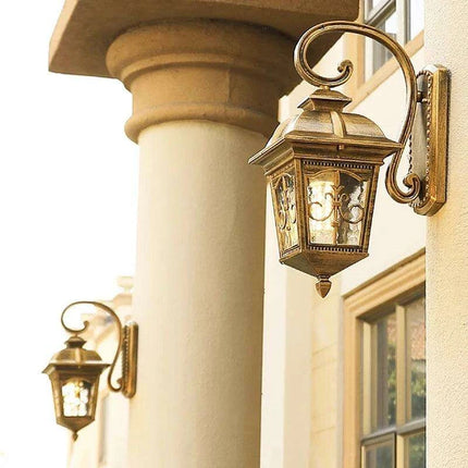 Elegant Waterproof Outdoor Wall Lantern for European-Style Gardens and Patios - Très Elite