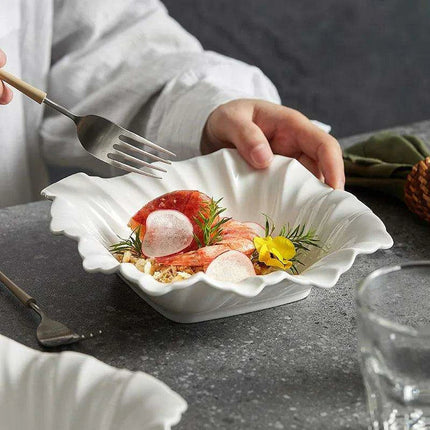 Elegant White Ceramic Serving Bowl for Exquisite Fruit and Vegetable Display - Très Elite