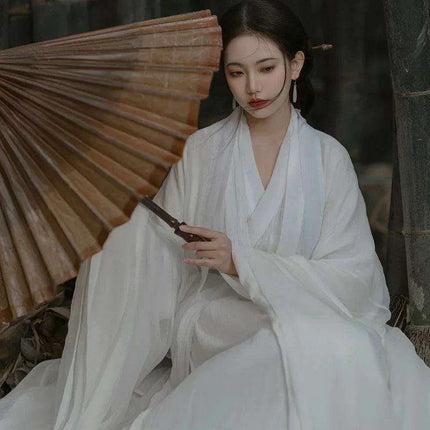 Elegant White Hanfu Dress for Women - Ancient Chinese Fairy Cosplay Costume in Plus Sizes - Très Elite