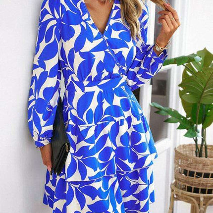Elegant Women's V-Neck Printed Dress with a Flattering Fit - Très Elite