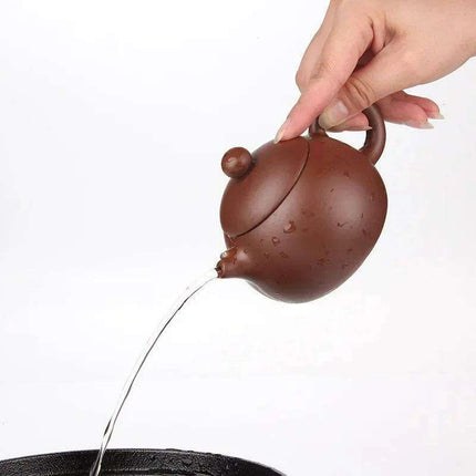 Elegant Yixing Purple Clay Teapot Set for Authentic Chinese Tea Brewing - Très Elite