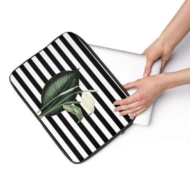 EliteGuard Laptop Sleeves - Stylish and Secure Tech Sleeve