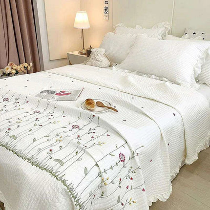 Embroidered Ruffle Flower Summer Quilt Set - Très Elite