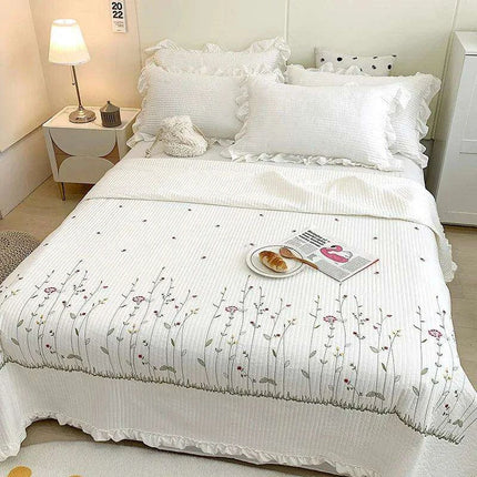 Embroidered Ruffle Flower Summer Quilt Set - Très Elite
