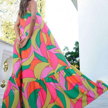 Enchanting Boho Floral Maxi Dress with Striking Backless Detail - Très Elite