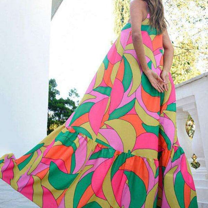 Enchanting Boho Floral Maxi Dress with Striking Backless Detail - Très Elite