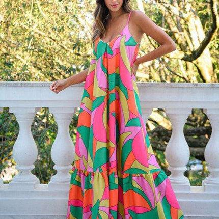 Enchanting Boho Floral Maxi Dress with Striking Backless Detail