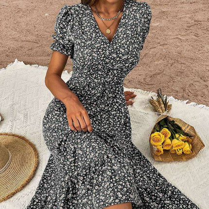 Enchanting Floral Summer Dress for Women in Vibrant Garden Print - Très Elite
