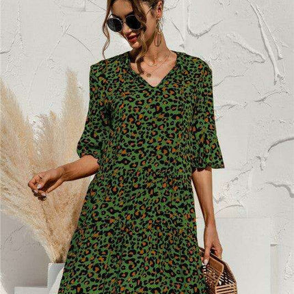 Enchanting Floral V-Neck Maxi Dress with Elegant Trumpet Sleeves and Delightful Cake Accents - Très Elite