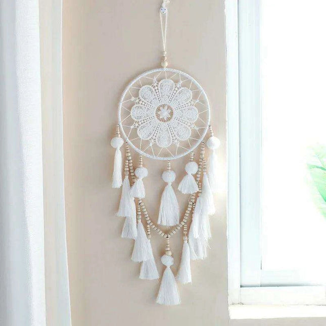 Enchanting Indian Dreamcatcher - Artisan Crafted Decor for a Magical Atmosphere