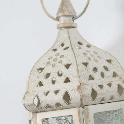 Enchanting Metal Lanterns for Tranquil Outdoor Settings - Très Elite