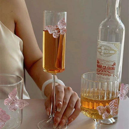 Enchanting Pink Butterfly Bowknot Glass Goblet – Elegant Drinkware for Every Festivity - Très Elite