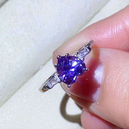 Enchanting Platinum Heart Ring with Purple Moissanite and Zircon Accents - A Symbol of Love - Très Elite