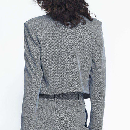Essential Black Jacket Timeless Wardrobe Staple for Women - Très Elite