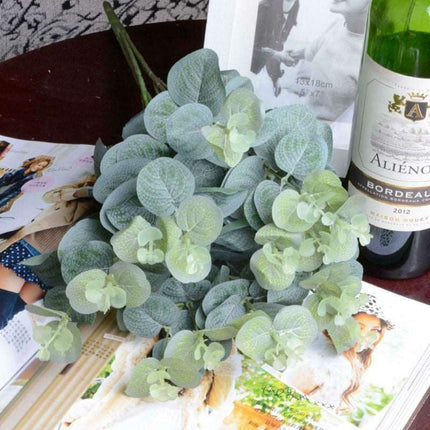 Eucalyptus Elegance: Luxurious Silk Floral Bouquet with 16 Stems - Très Elite