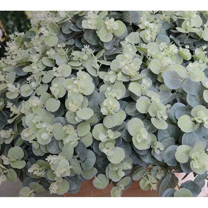 Eucalyptus Elegance: Luxurious Silk Floral Bouquet with 16 Stems - Très Elite