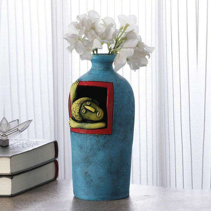 European Elegance: Handcrafted Resin Vase for Sophisticated Spaces- Très Elite- Très Elite