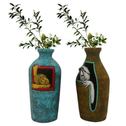 European Elegance: Handcrafted Resin Vase for Sophisticated Spaces - Très Elite