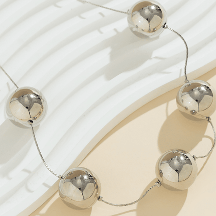 Exaggerated round punk collarbone chain Geometric beads Beaded necklace - Très Elite