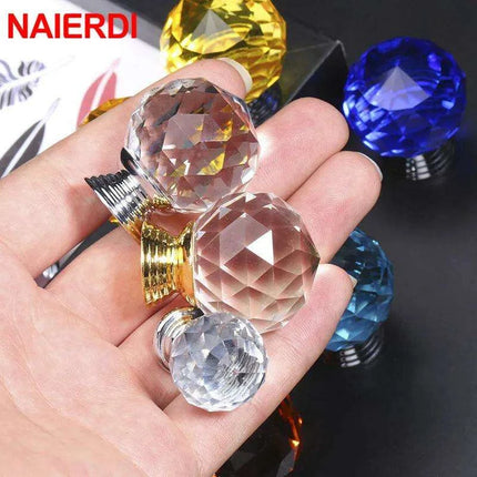 Exquisite Diamond-Cut Crystal Glass Cabinet Knobs for a Stylish Home Upgrade - Très Elite