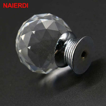 Exquisite Diamond-Cut Crystal Glass Cabinet Knobs for a Stylish Home Upgrade - Très Elite