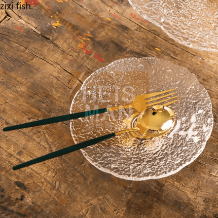Exquisite Elevated Glass Serving Platters: Enhance Your Dining Experience - Très Elite