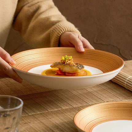Exquisite Gold-Trimmed Ceramic Dinner Plates for Sophisticated Dining Events - Très Elite